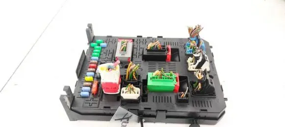 Citroen C4 Grand Picasso Fuse box set 281164872