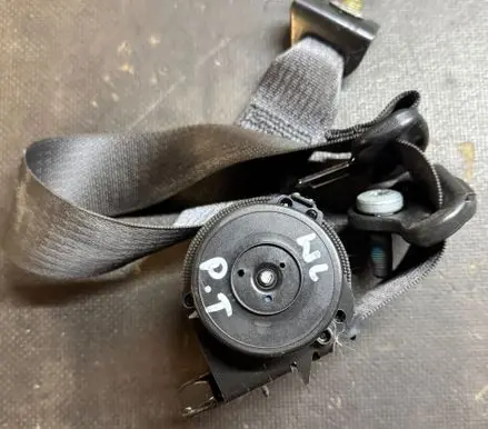 Jeep Grand Cherokee WL Rear seatbelt P6XH94TX7AA TSY257113993