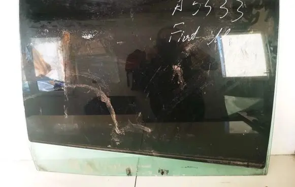 Rear door window glass