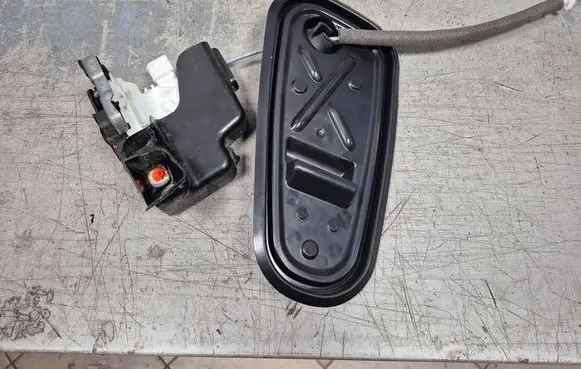 Audi Q5 SQ5 FY Front door lock 
