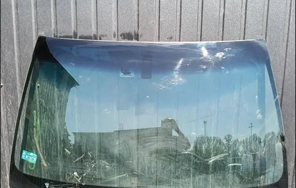 Cadillac DeVille Front windscreen/windshield window