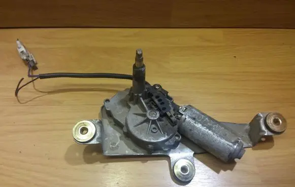 Ford Mondeo MK II Rear window wiper motor 0390201522 93BG17K441W1C