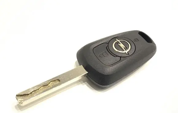 Opel Astra K Ignition key/card 