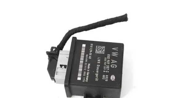 Audi TT TTS Mk2 Light module LCM 8X0907357B 8X0907357C