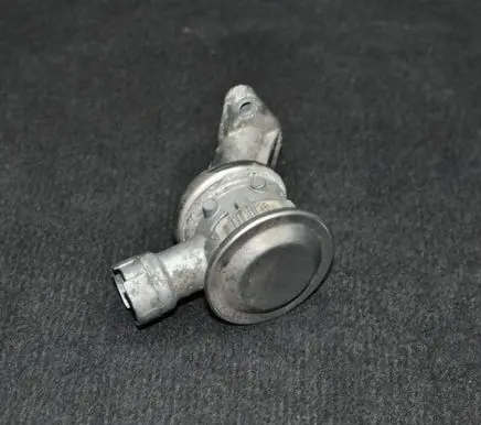 BMW 7 E65 E66 EGR valve 72823801