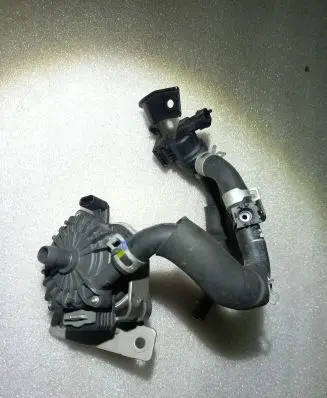 Hyundai Santa Fe Electric auxiliary coolant/water pump 289202M600
