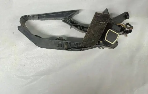 Mercedes-Benz CLK A209 C209 Accelerator throttle pedal A2113000404 2203010001