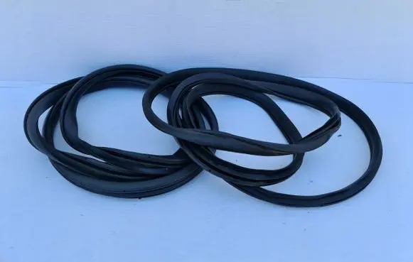 Volkswagen Golf VII Rubber seal loading door 