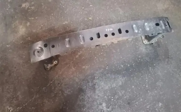 Ford Focus Front bumper cross member 8v41s108k51ab