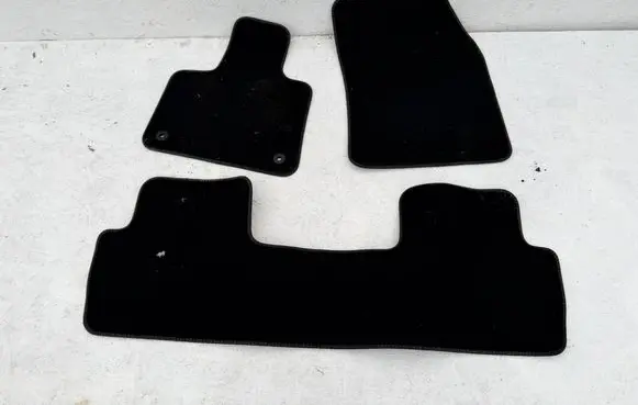 Peugeot 5008 II Car floor mat set 9828148180