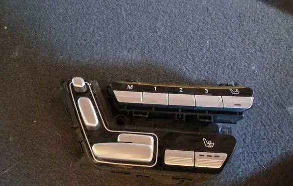 Mercedes-Benz S W221 Seat control switch A2218701651