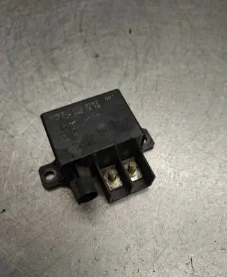 Mercedes-Benz E AMG W212 Charging relay 0005426819