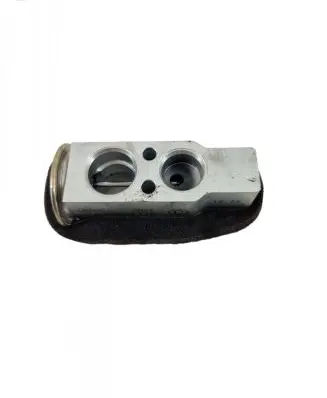 Toyota Auris 150 Air conditioning (A/C) expansion valve DT4475003070