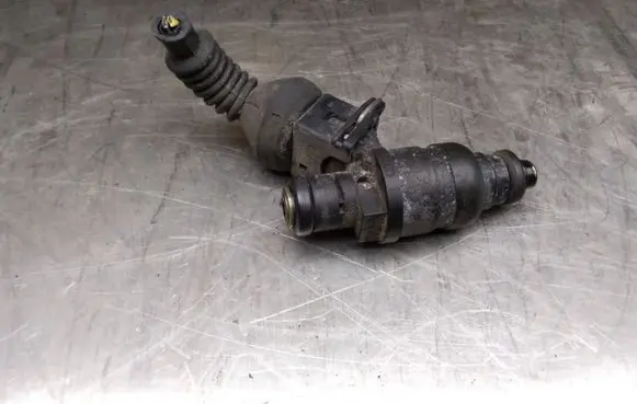 Audi A6 S6 C5 4B Fuel injector 078133551AC
