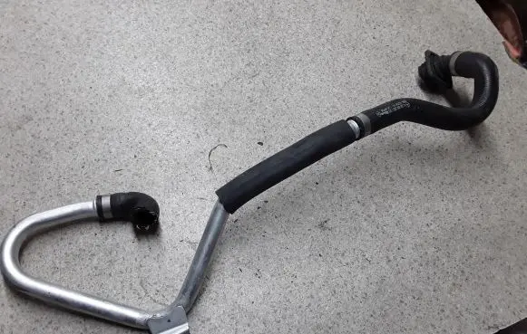 Mercedes-Benz C AMG W205 Engine coolant pipe/hose A2058302902