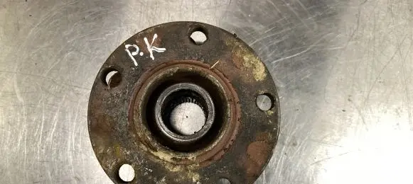 Audi A6 S6 C5 4B Front wheel bearing hub 