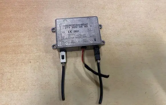 Mercedes-Benz E W211 Bluetooth control unit module 2118200885 09702112