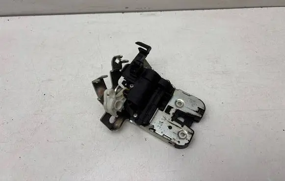 Volkswagen PASSAT B8 Loading door lock 3G0827503 001941291114