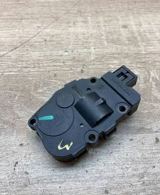Mercedes-Benz R W251 Air flap motor/actuator 929888G