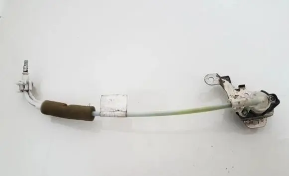 Honda CR-V Front door lock (next to the handle) 