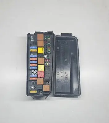 Volkswagen Golf IV Fuse module 460023260 24438039