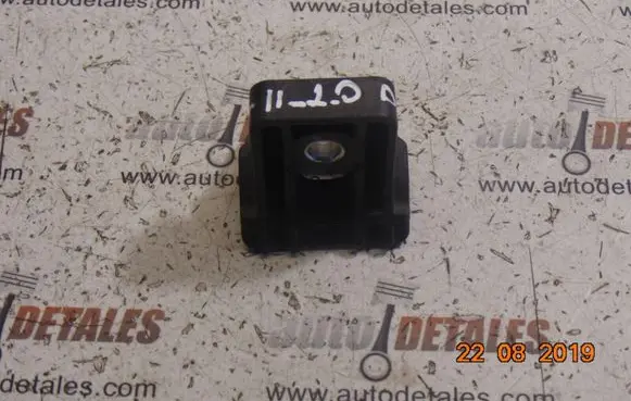 Opel Astra J Radiator mount bracket 13250318