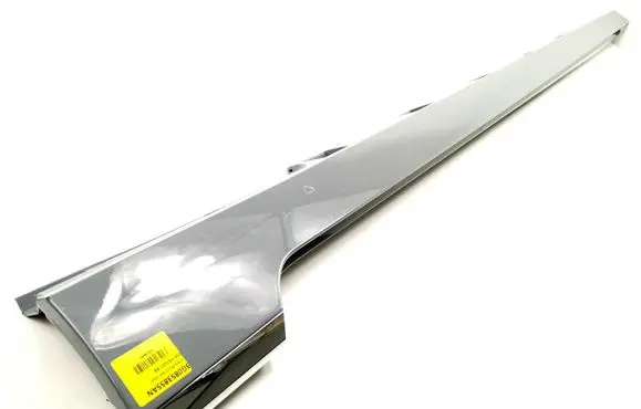 Foot area side trim