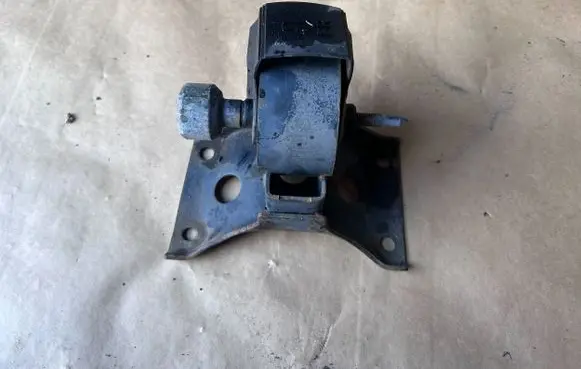 Ford Mondeo Mk III Engine mount vacuum valve 