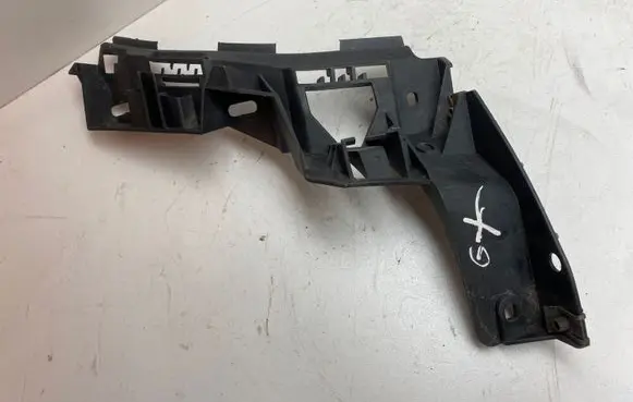 Volkswagen Golf Plus Bumper support mounting bracket corner 5M0807375