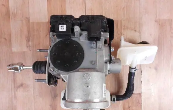 KIA Ceed Master brake cylinder 58500CR010 BA60001301 A5000126ACC