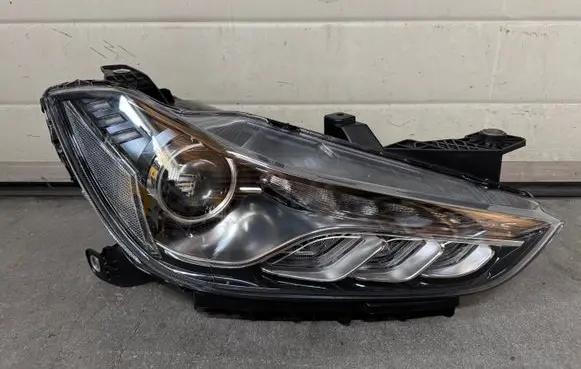 Maserati Ghibli Headlight/headlamp 00670004658
