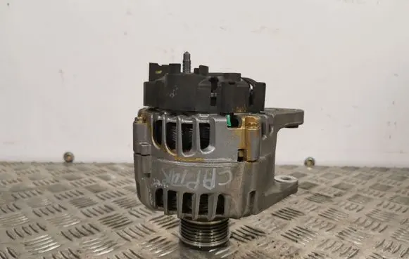 Renault Captur Generator/alternator TG12C241