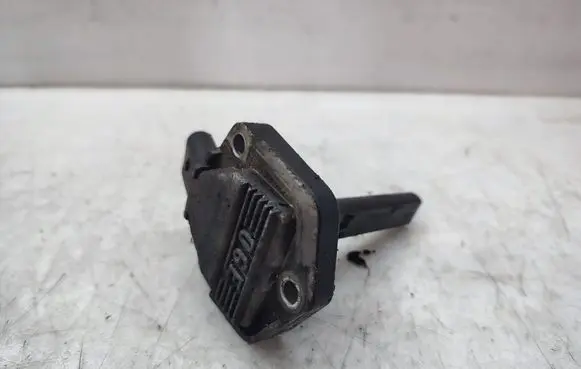 Audi A6 S6 C6 4F Oil level sensor 06E907660