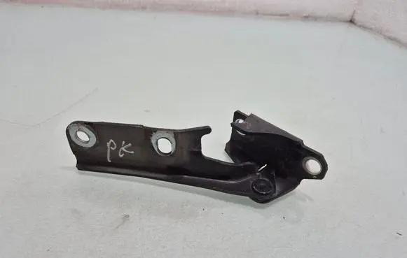 Mitsubishi Pajero Engine bonnet/hood hinges 