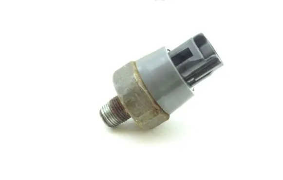 Toyota Celica T230 Oil pressure sensor TOYOTA_CELICA_VII_1.8_VVTI_CZUJNIK_CIŚNIENIA_OLEJU