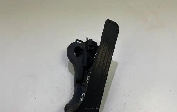Volkswagen Golf V Accelerator throttle pedal 1K1721503P