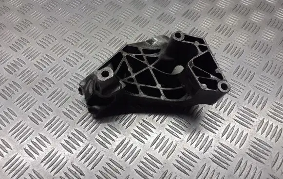 Volkswagen Golf IV Engine mounting bracket 038199207H