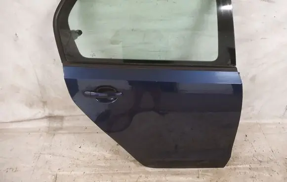 Volkswagen Up Rear door