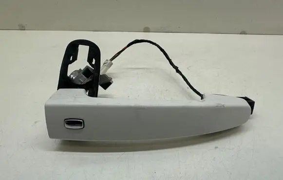 Chevrolet Malibu Front door exterior handle 630133002