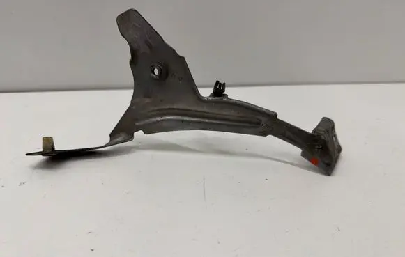 BMW 5 E60 E61 Fender mounting bracket 7161452 112673