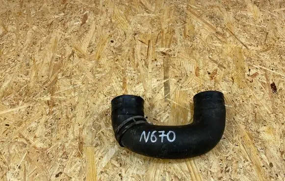 Mercedes-Benz C W205 Engine coolant pipe/hose A2742002982