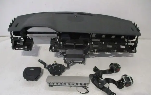 Land Rover Discovery Sport Radio/GPS head unit trim 