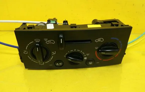 Peugeot 207 Climate control unit N102079B