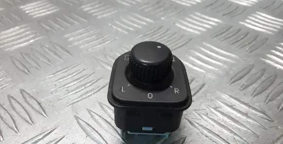 Volkswagen PASSAT B6 Wing mirror switch 1K0959565G