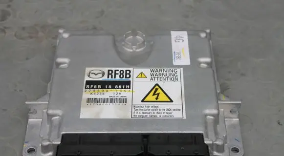 Mazda 3 I Engine control unit/module RF8B18881H