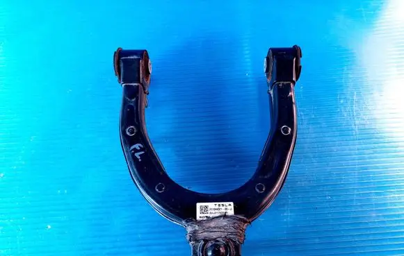 Tesla Model 3 Front upper control arm/wishbone 104432100J 1044321
