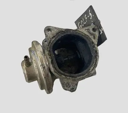 Volkswagen Golf V EGR valve 038129637D