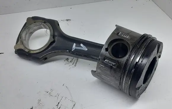 Mercedes-Benz E W211 Piston with connecting rod 8857