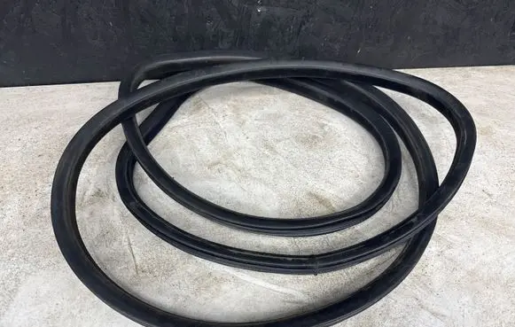 Volvo S80 Front door rubber seal