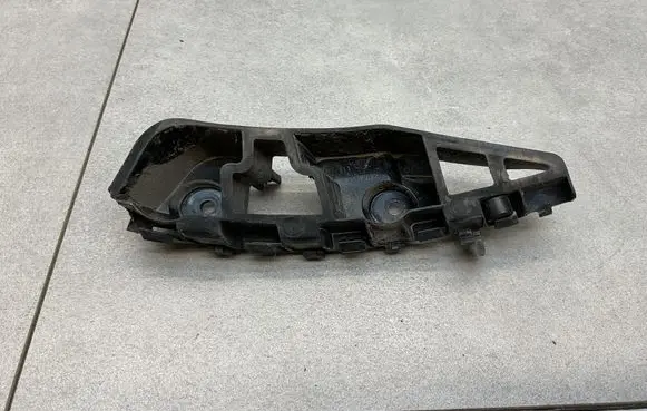 Volkswagen Jetta VI Front bumper mounting bracket 5C6807183A